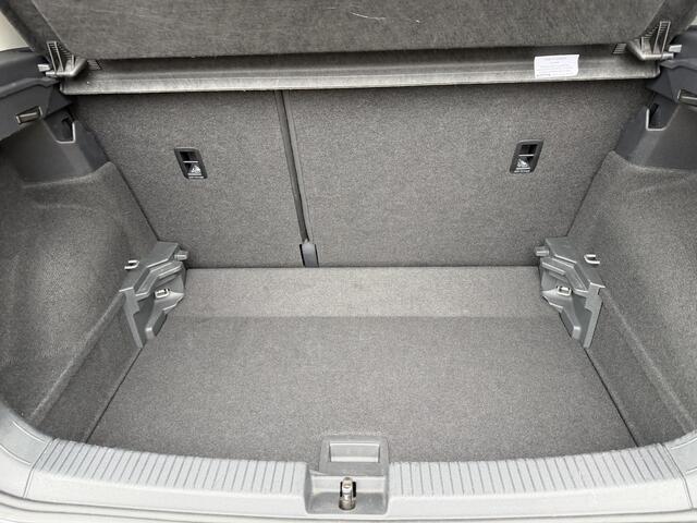 Volkswagen T-Cross 1.5 TSI Style stoel verwarming l Camera l Cruise controle