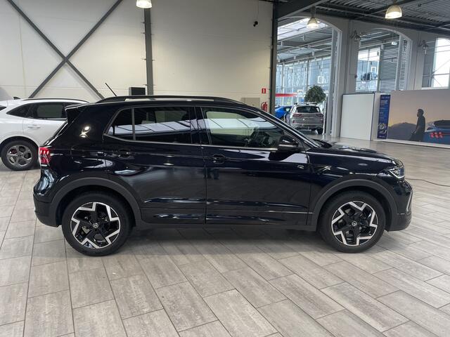 Volkswagen T-Cross 1.5 TSI 150 pk R-Line Edition | Trekhaak | Camera | IQ-LED | Adapt. cruise | Stoelverw. | 4 seiz. banden |