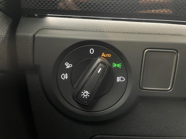 Volkswagen T-Cross 1.5 TSI 150 pk R-Line Edition | Trekhaak | Camera | IQ-LED | Adapt. cruise | Stoelverw. | 4 seiz. banden |