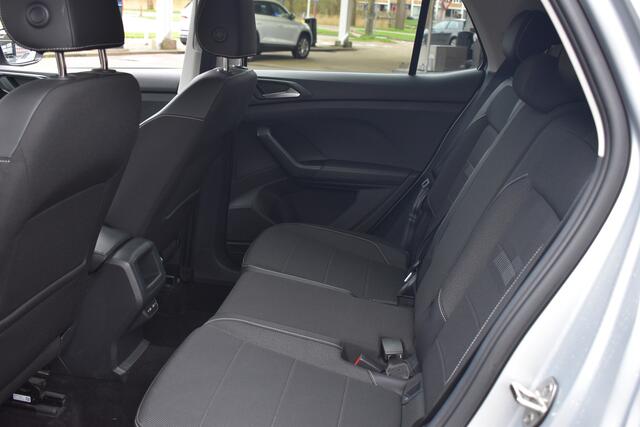 Volkswagen T-Cross 1.0 TSI Style Black Design Automaat | Navigatie | Stoelverwarming | Camera | 12 mnd BOVAG garantie | Whatsapp 06-53188999