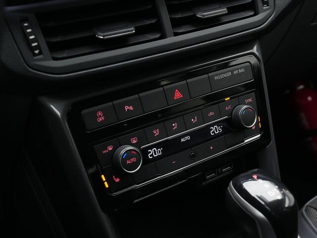 Volkswagen T-Cross 1.5 TSI 150 pk DSG Style Business R / R-Line | Trekhaak | Stoelverwarming | Adaptive Cruise | Achteruitrijcamera