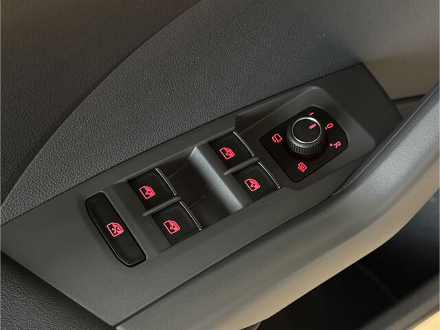 Volkswagen T-Cross 1.0 TSI 115pk AUT Style | Navi | 18 inch | LED | ACC | Blindspot | PDC V+A | Carplay | 100% Onderhouden!