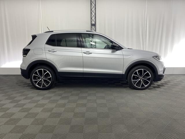 Volkswagen T-Cross 1.0 TSI Style | Virtual cockpit | 18 inch | Sportstoelen | Stoelverwarming | Camera