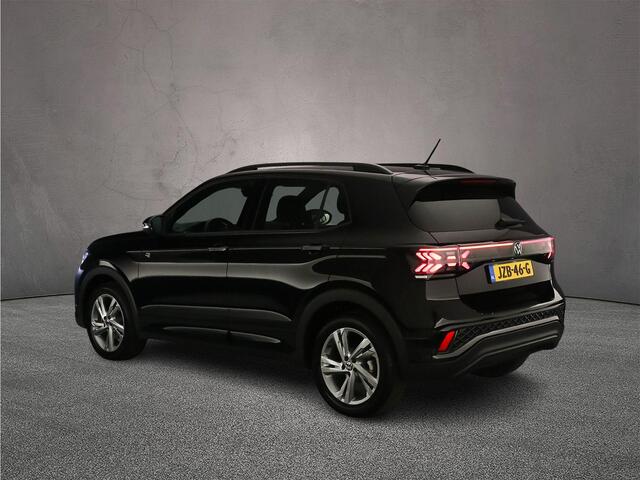 Volkswagen T-Cross R-Line 1.5 TSI 150pk DSG Automaat Trekhaak, Adaptive cruise control, Black style, Navigatie, Parkeersensoren, LED matrix koplampen