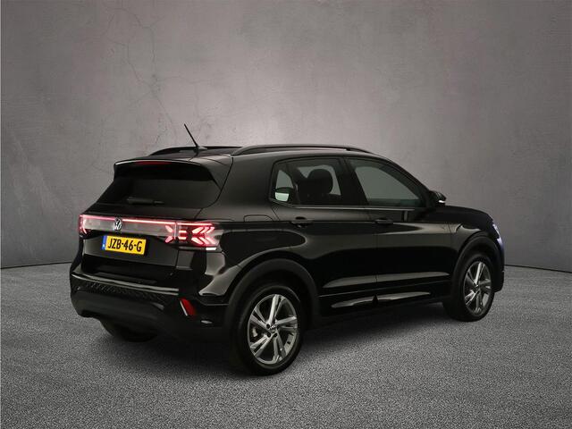 Volkswagen T-Cross R-Line 1.5 TSI 150pk DSG Automaat Trekhaak, Adaptive cruise control, Black style, Navigatie, Parkeersensoren, LED matrix koplampen