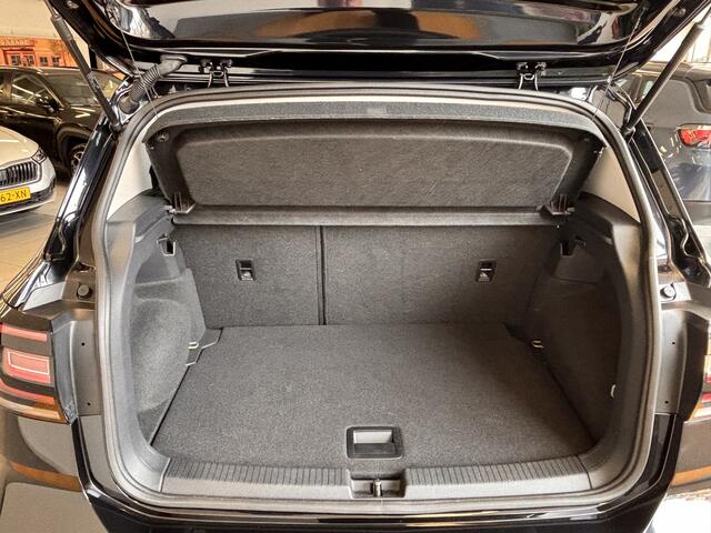 Volkswagen T-Cross 1.0 TSI * Dodehoek * Keyless * Virtual Dash * ZEER COMPLEET * Dealer Onderhouden *