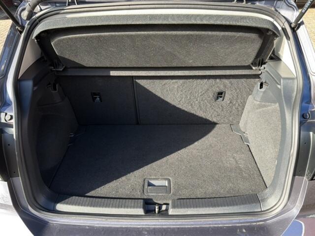 Volkswagen T-Cross 1.0 TSI STYLE TREKHAAK/CAMERA/ACC/STOELVERW/NAVI/CARPLAY