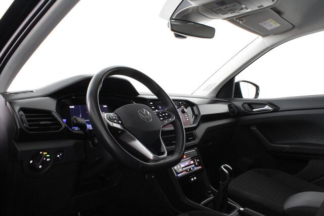Volkswagen T-Cross 1.0 TSI Life > Achteruitrijcamera/All season banden/Navigatie...