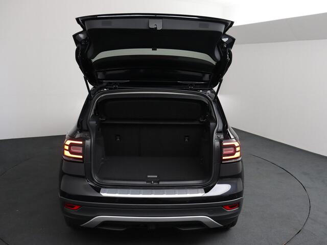 Volkswagen T-Cross 1.5 TSI Style Business R | Adaptief Cruise Control | Trekhaak | Achteruitrijcamera | Navigatie!