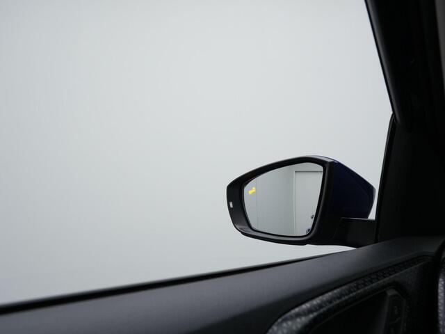 Volkswagen T-Cross 1.0 TSI 115 pk DSG Style | Trekhaak | Navigatie | Adaptive Cruise | Parkeersensoren voor/achter | Dodehoek detectie