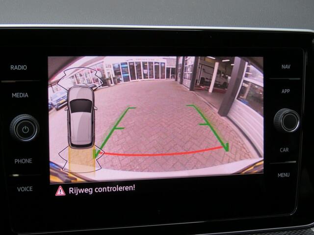 Volkswagen T-Cross 1.5 TSI 150pk R-LINE DSG-aut. / Trekhaak / IQ Light / Camera / FABRIEKS garantie