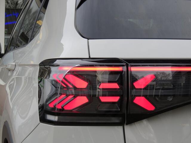 Volkswagen T-Cross 1.5 TSI 150pk R-LINE DSG-aut. / Trekhaak / IQ Light / Camera / FABRIEKS garantie