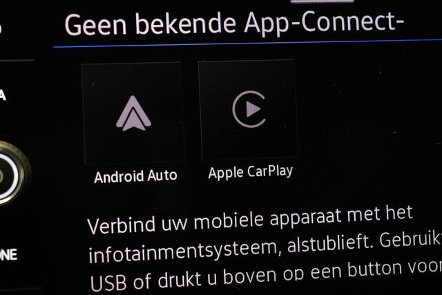 Volkswagen T-Cross 1.0 TSI Life Edition | COMFORT PACK | CLIMA | STOELVERWARMING | NAVIGATIE | CAMERA