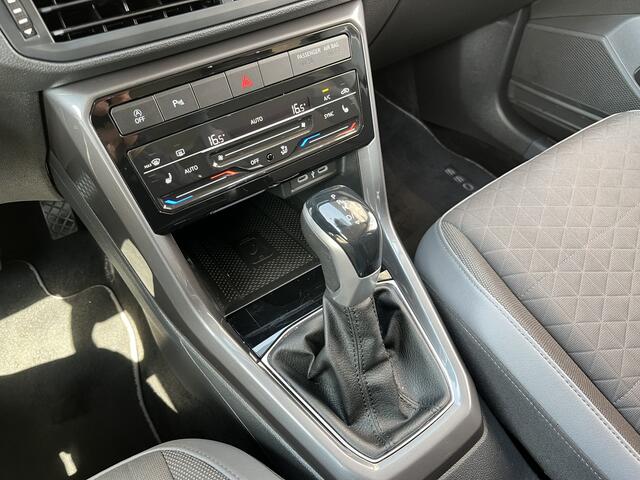 Volkswagen T-Cross 1.5 TSI Style / AUTOMAAT/ 150 PK/ PARK.SENSOR.V+A/ CAMERA/ APP-CONNECT/ STOEL VERWARM./ ACC/ CLIMA/ DAB/ DIGITAL DASH/ LED/ LANE-ASSIST/ START-STOP SYSTEEM/ ARMSTEUN/ ISOFIX/ 16'' LMV