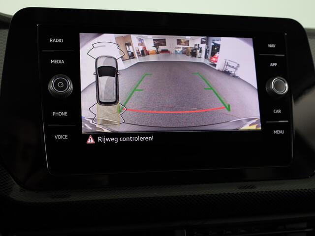 Volkswagen T-Cross 1.0 TSI Life Edition 116 pk Automaat (DSG) | Verlengde garantie | Navigatie via App | Parkeersensoren | Achteruitrijcamera | Autom. airco | Stoelverwarming |