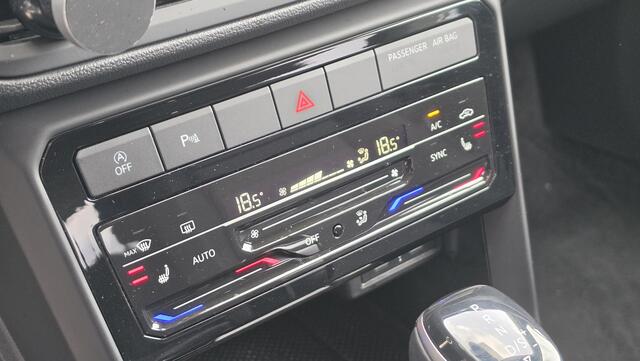 Volkswagen T-Cross 1.0 TSI Style | Automaat | Carplay | Stoelverwarming | ACC | Camera