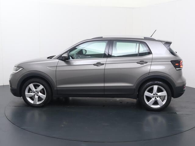 Volkswagen T-Cross 1.0 TSI Style | 116 PK | Automaat | Achteruitrijcamera | Navigatiesysteem | Stoelverwarming |
