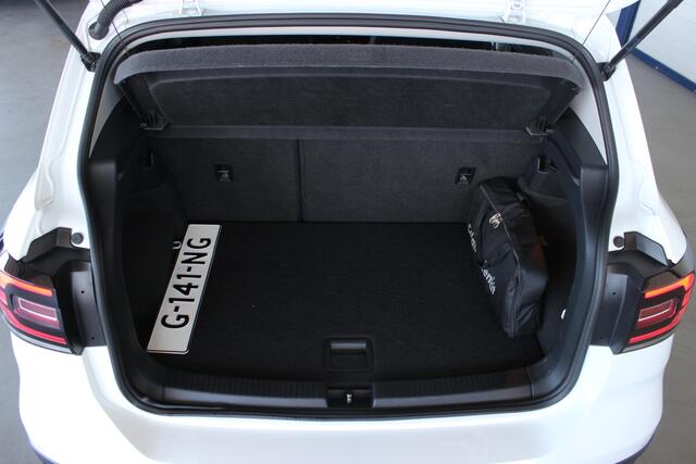 Volkswagen T-Cross 1.0 TSI Life Trekhaak | Carplay | Navi | Bluetooth | Adapt. Cruise | LMV | PDC V+A