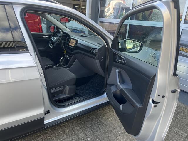 Volkswagen T-Cross 1.0 TSI Life DSG Airco Trekhaak cruise controle Digitaal display Apple carplay Navigatiesysteem Achterruitrij camera Stuurwielbediening