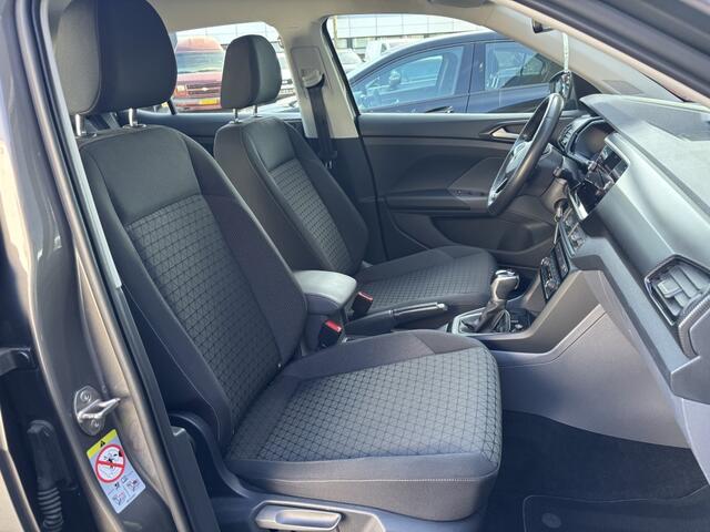 Volkswagen T-Cross 1.0 TSI Lounge Carplay Climate Cruise Parkeersensoren