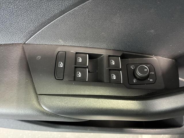 Volkswagen T-Cross 1.0 TSI 110pk DSG Life · Camera · Apple/Android Car Play · P-Sensoren · Dodehoek Detectie · Keyless · 16'' Inch ·