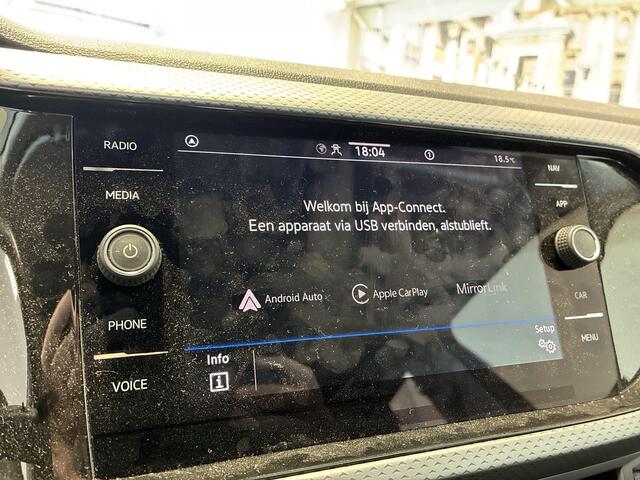 Volkswagen T-Cross 1.0 TSI 110pk DSG Life · Camera · Apple/Android Car Play · P-Sensoren · Dodehoek Detectie · Keyless · 16'' Inch ·