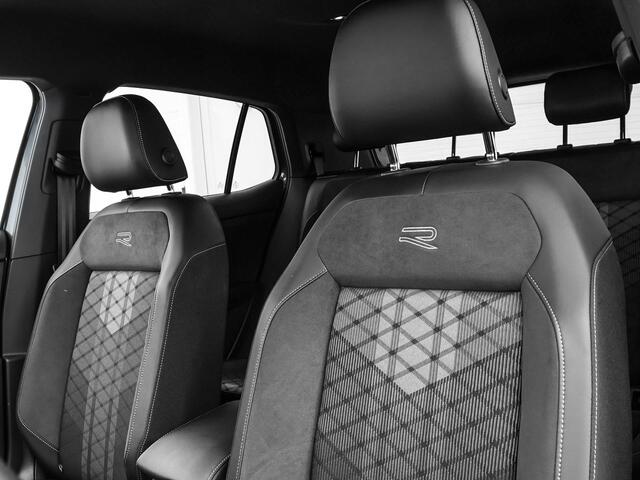 Volkswagen T-Cross 1.5 TSI 150pk DSG R-Line · Camera · Matrix LED · Afneembare Trekhaak · ACC · Stoelverwarming · Apple/Android Car Play · Garantie t/m 18-07-2027