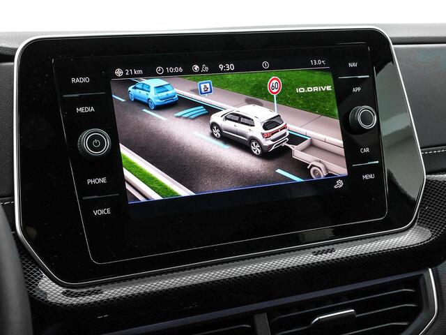 Volkswagen T-Cross 1.5 TSI 150pk DSG R-Line · Camera · Matrix LED · Afneembare Trekhaak · ACC · Stoelverwarming · Apple/Android Car Play · Garantie t/m 18-07-2027