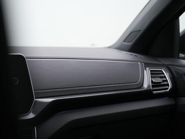 Volkswagen T-Cross 1.0 TSI 115 pk DSG R-Line | IQ Light | Achteruitrijcamera | Adaptive Cruise | Stoelverwarming | Navigatie