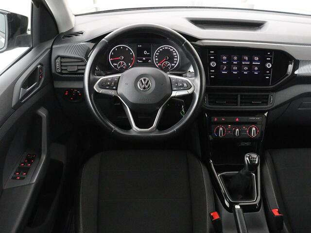 Volkswagen T-Cross 1.0 TSI R Line | Camera | Carplay | Adaptive cruise | Parkeerhulp | Sportstoelen | Getint glas | Side Assist | Airco | Bluetooth | Origineel NL