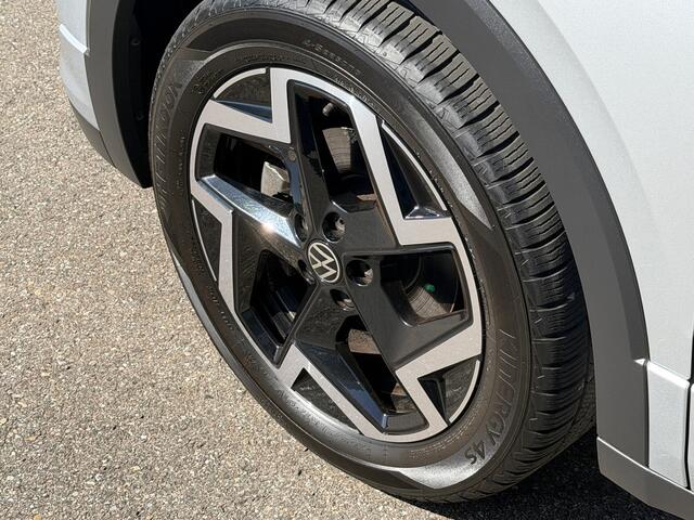 Volkswagen T-Cross 1.5 TSI 150pk DSG R-Line | Camera | Trekhaak | Navi | IQ light | Rijklaar incl. garantie