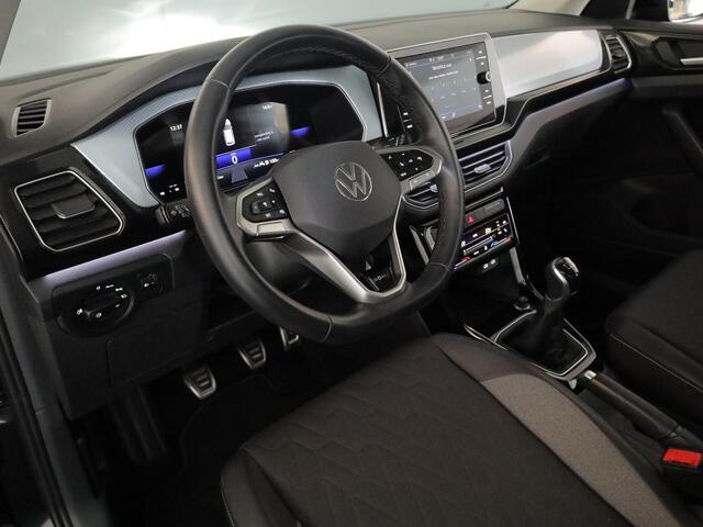 Volkswagen T-Cross 1.0 TSI Life Edition Goal 95PK | Navigatie | Parkeersensoren voor en achter | Stoelverwarming |