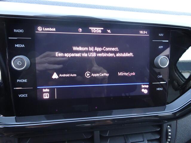 Volkswagen T-Cross 1.0 TSI Life Business Automatische airco, navigatie, cruise controle, parkeersensoren, achteruitrij camera, apple-carplay, enz.