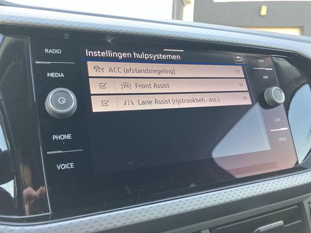 Volkswagen T-Cross 1.0TSI/110PK Life DSG · Apple/Android Car Play · Trekhaak · Camera + Parkeersensoren · Clima ·