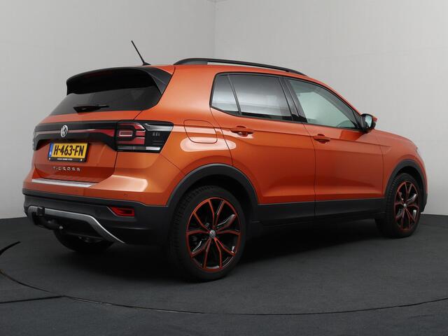 Volkswagen T-Cross 1.0 TSI Style | ACC | Achteruitrijcamera | Trekhaak | Navigatie!