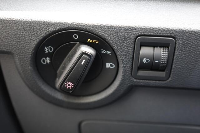 Volkswagen T-Cross 1.0 TSI Life 95PK / 70kW, NL auto 2e eigenaar, trekhaak, 16" LMV, dodehoekdetectie (side assist), navigatie, lendesteunen, adaptieve cruise control (acc), lane assist, airco, elektrisch verstel- en verwarmbare buitenspiegels, multifunctioneel lederen stuu