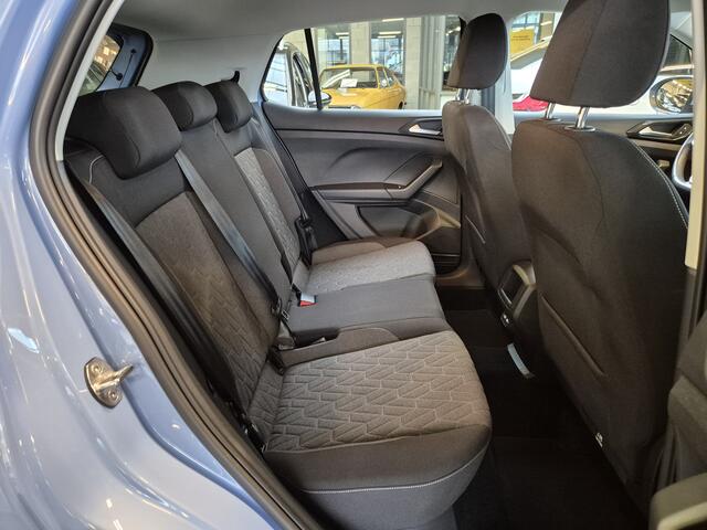 Volkswagen T-Cross 1.0 TSI Life -115pk- Navi | Trekhaak | Climate Control | Stoelverwarming | Rijklaarprijs incl. 1 jaar Bovag garantie
