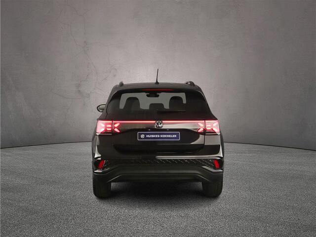 Volkswagen T-Cross R-Line 1.5 TSI 150pk DSG Automaat Trekhaak, Black style, Adaptive cruise control, LED matrix koplampen, Navigatie, Stoelverwarming