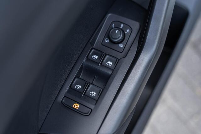 Volkswagen T-Cross 1.0 TSI Life Cruise Control Adaptief | Climate Control | Parkeersensoren | Privacy Glass | Navigatie | Apple Carplay | Android Auto