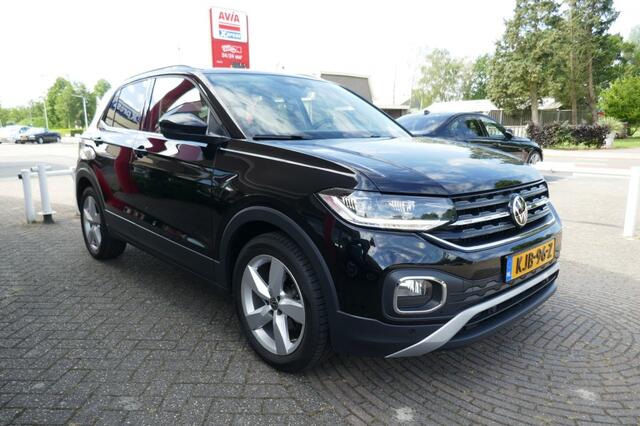 Volkswagen T-Cross 1.0 TSI STYLE 110PK/ CAMERA/CLIMA/TREKHAAK/STOELVERWARMING