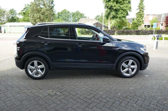 Volkswagen T-Cross 1.0 TSI STYLE 110PK/ CAMERA/CLIMA/TREKHAAK/STOELVERWARMING