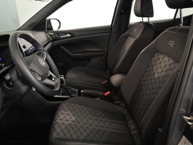 Volkswagen T-Cross 1.5 TSI R-Line 150pk DSG | Trekhaak | Navigatie | Parkeercamera | PDC