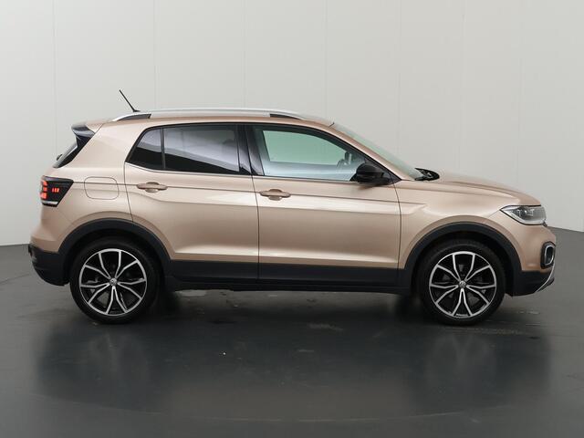 Volkswagen T-Cross 1.0 TSI Style | Trekhaak | Navigatie | Dodehoekdetectie | Parkeercamera