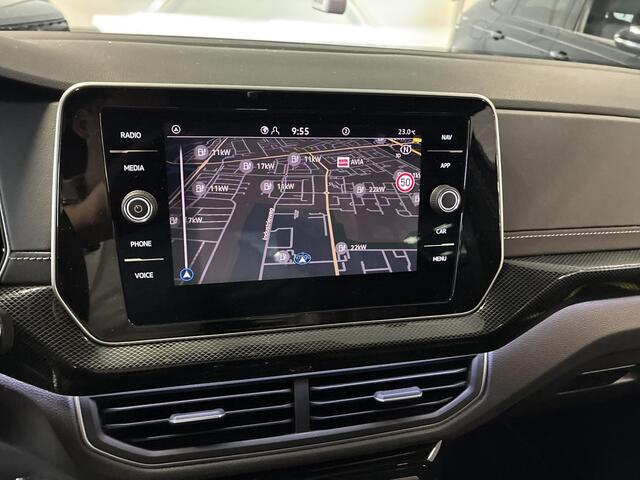 Volkswagen T-Cross 1.5 TSI 150pk DSG R-Line · Trekhaak · Navigatie · Apple/Android Car Play · Camera · Stoelverwarming
