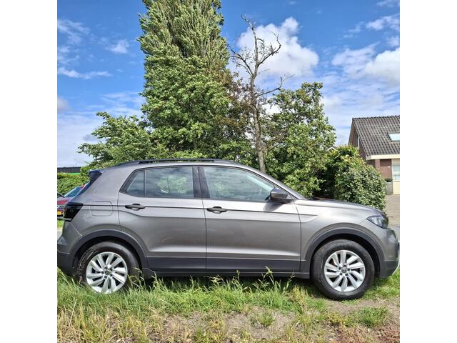Volkswagen T-Cross 1.0 TSI Life Navigatie - Sportvelgen - Verwarmde stoelen