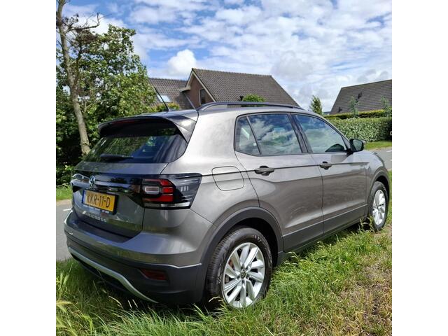 Volkswagen T-Cross 1.0 TSI Life Navigatie - Sportvelgen - Verwarmde stoelen