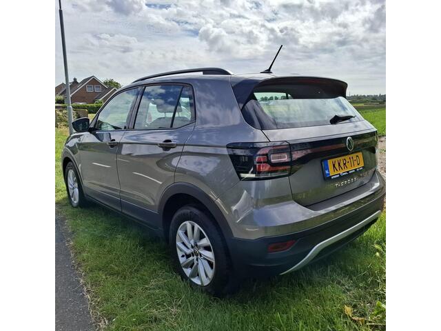Volkswagen T-Cross 1.0 TSI Life Navigatie - Sportvelgen - Verwarmde stoelen