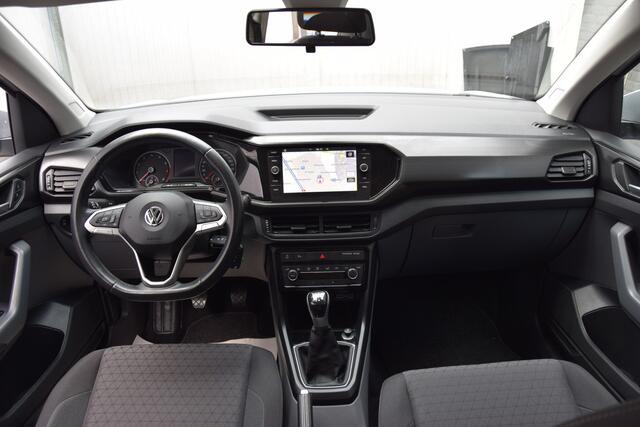 Volkswagen T-Cross 1.0 TSI 96PK Life Business | Org NL | BOVAG Garantie | Trekhaak | Lage KM met NAP | Automatische Airco | Adaptive Cruise Control | Parkeersensoren V&A | Navigatie |