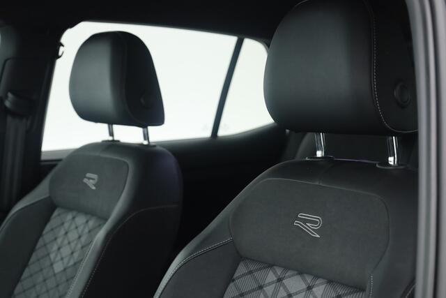 Volkswagen T-Cross 1.0 TSI R-Line DSG | IQ. Light | Apple CarPlay | Camera + PDC | Adapt. Cruise | 18'' | Digi. Cockpit |