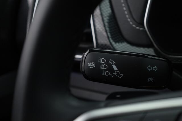 Volkswagen T-Cross 1.0 TSI R-Line DSG | IQ. Light | Apple CarPlay | Camera + PDC | Adapt. Cruise | 18'' | Digi. Cockpit |